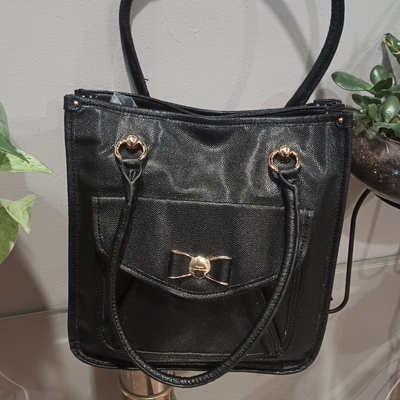 Elegant Black Handbag with Bow Accent - Picture 1 of 12
